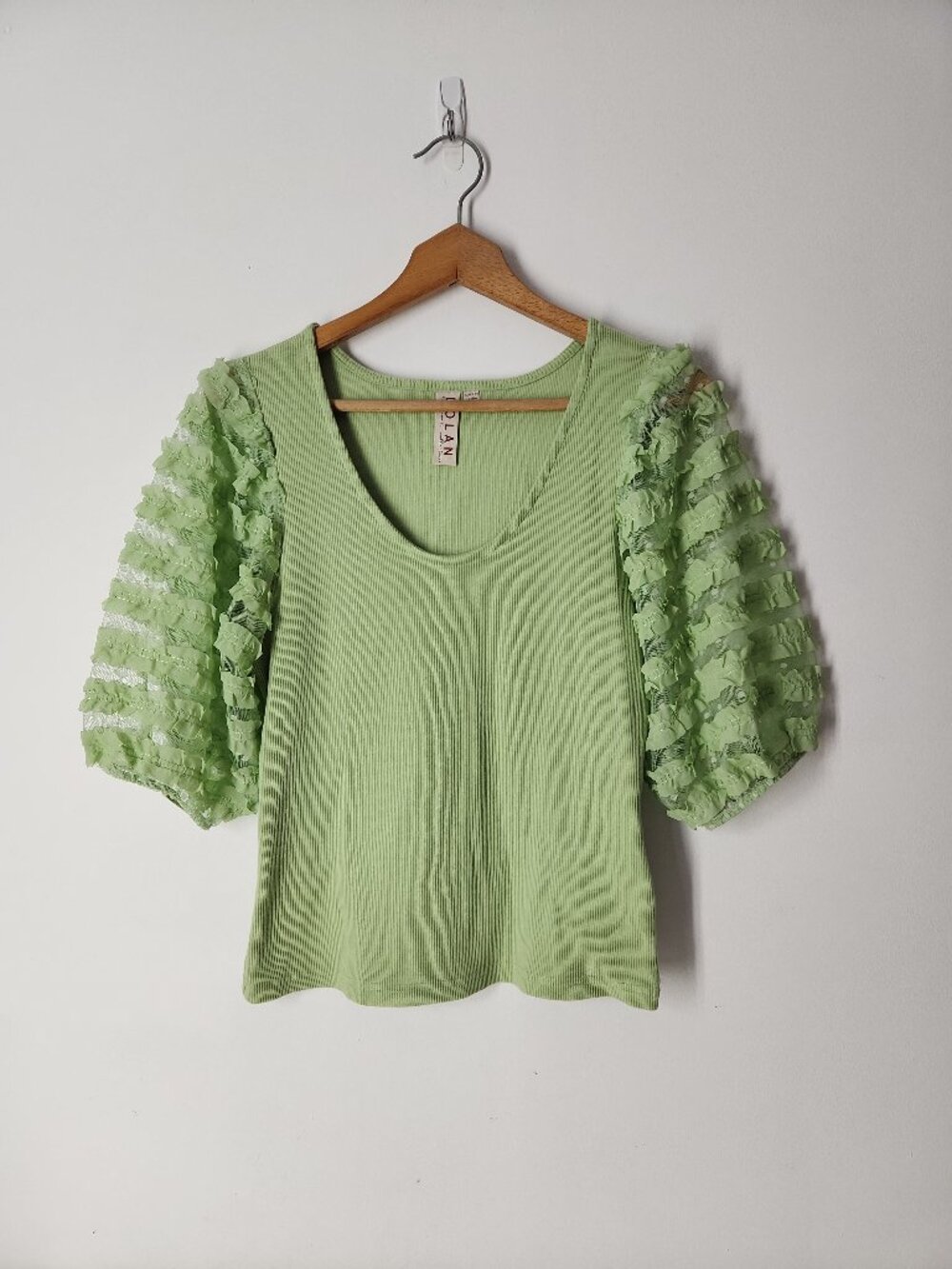 Dolan Anthropologie Ruffle Puff lace Sleeve Green‎ Ribbed Top blouse sz M - Picture 3 of 12